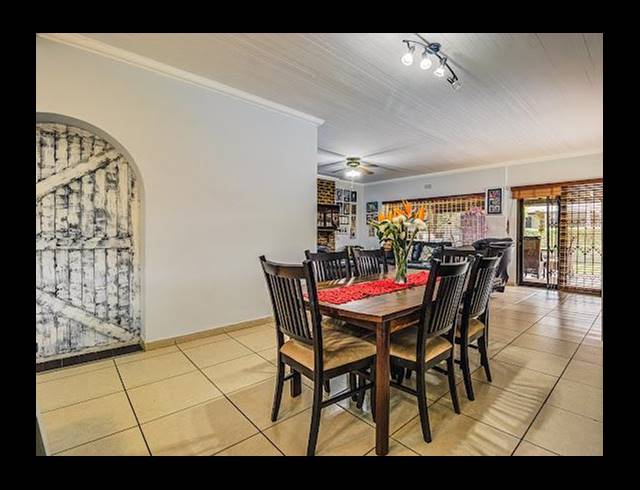 9 BEDROOM HOUSE FOR SALE IN BRACKENHURST